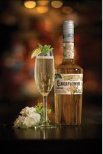 Licor_Fino_Flor_Sabugueiro_Elderflower_DeKuyper_Garrafa_700ml