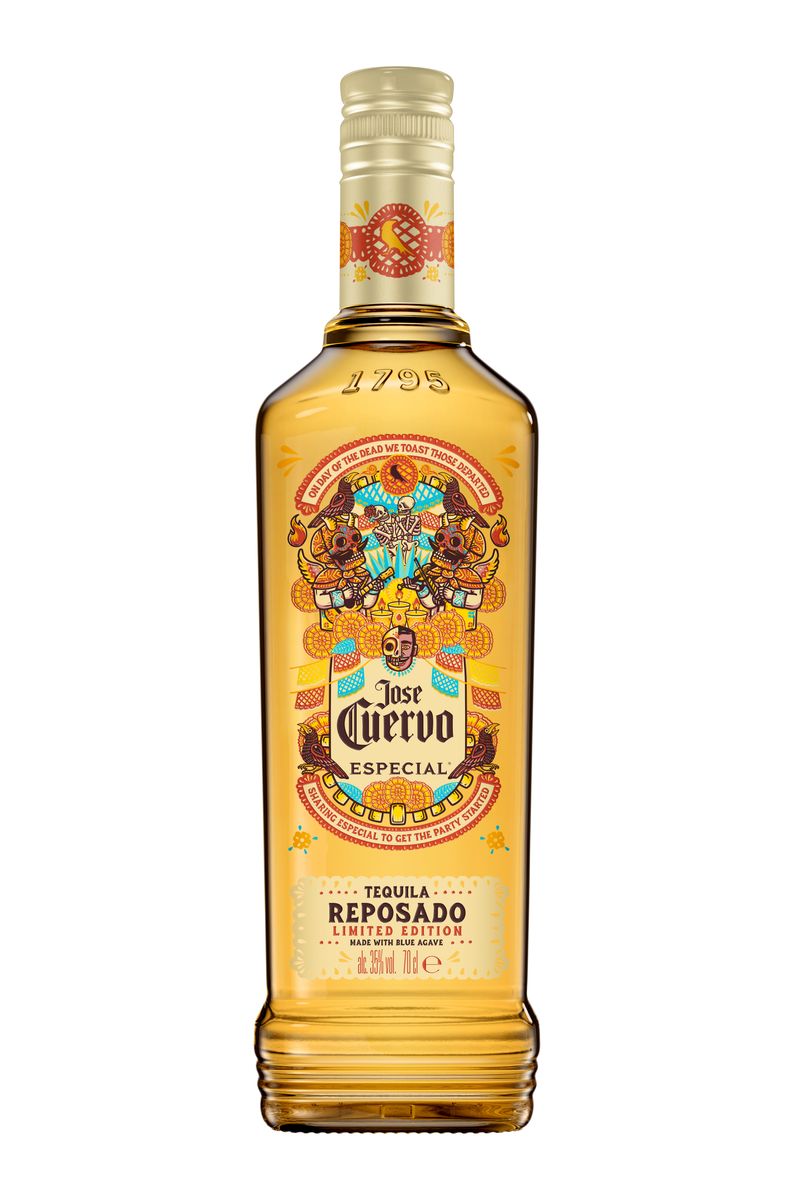 MONTAJE-BOTELLAS-CUERVO-ESP-CALAVERA.jpg